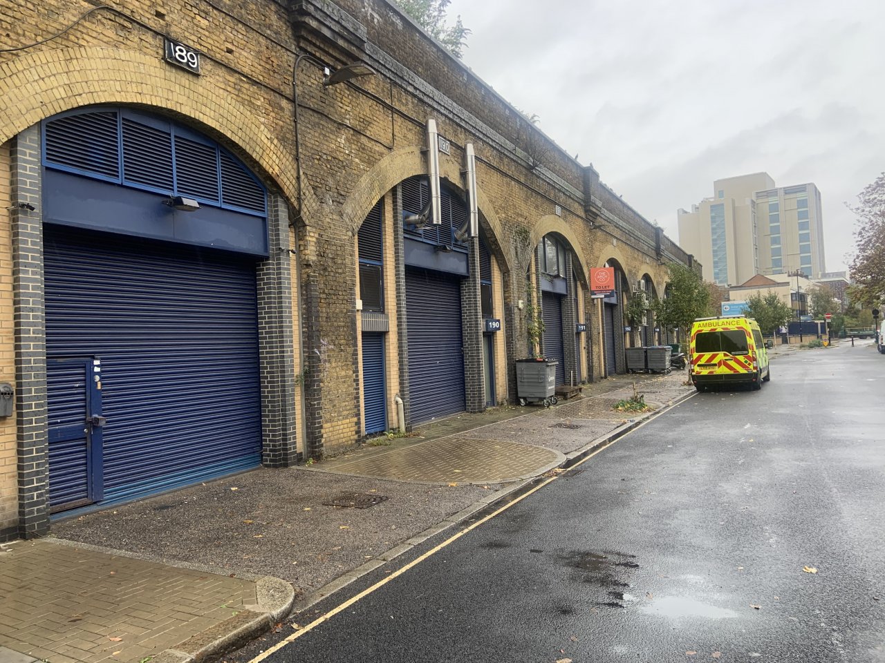 191 192 Hercules Road 2,743 Sq. Ft. Flexible Use Arches Levy Real