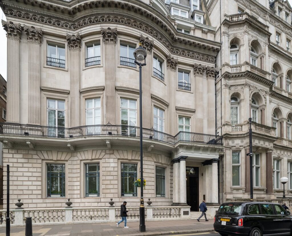 105 Piccadilly, London